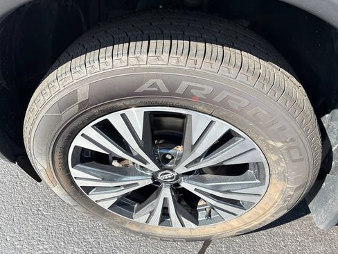 Certified 2023 Nissan Rogue SV AWD/4WD image 12