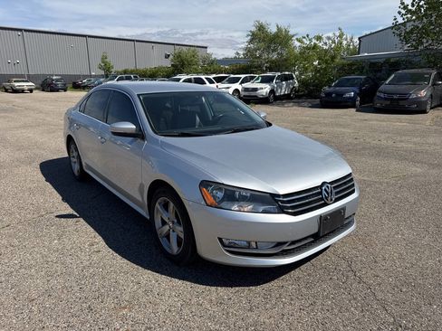 Used 2015 Volkswagen Passat 1.8T Limited Edition FWD image 7