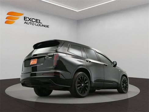 Used 2022 Cadillac XT6 Sport w/ LPO, ONYX Package image 39