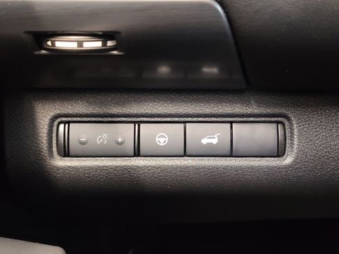 Used 2025 Nissan Pathfinder Rock Creek AWD/4WD image 27