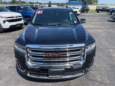 Used 2022 GMC Acadia SLT w/ LPO, Floor Liner Package image 15