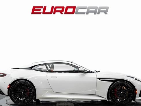 Used 2024 Aston Martin DB12 Coupe image 6