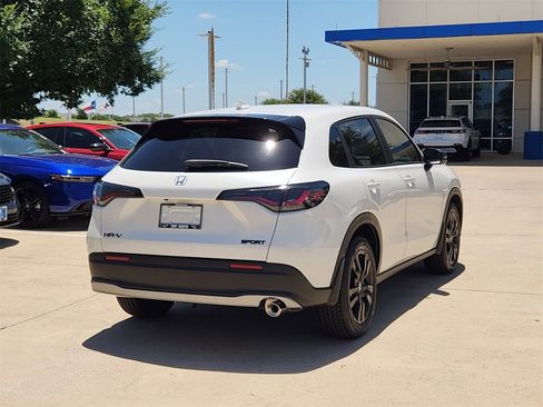 New 2026 Honda HR-V Sport image 3