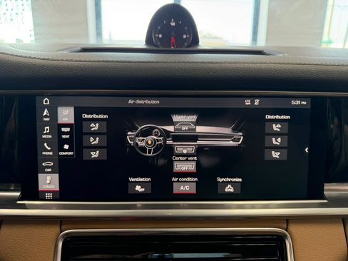 Used 2018 Porsche Panamera 4 AWD/4WD image 58