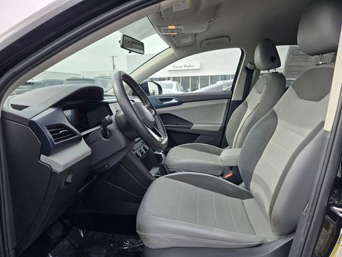Used 2022 Volkswagen Taos SE image 25
