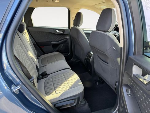 Used 2020 Ford Escape SE image 18