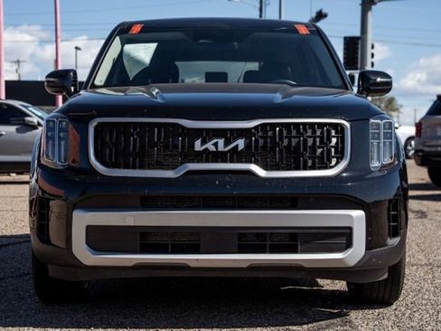 Used 2025 Kia Telluride LX FWD image 2