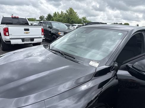 Certified 2025 Buick Envista Sport Touring FWD image 37