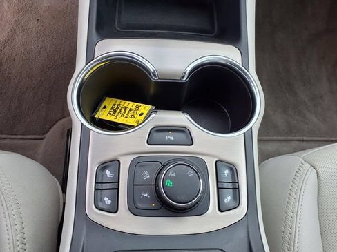 Used 2024 GMC Terrain Denali AWD/4WD image 10