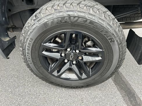 Used 2019 Chevrolet Silverado 1500 Custom Trail Boss AWD/4WD image 10