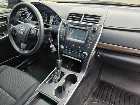 Used 2016 Toyota Camry LE image 13