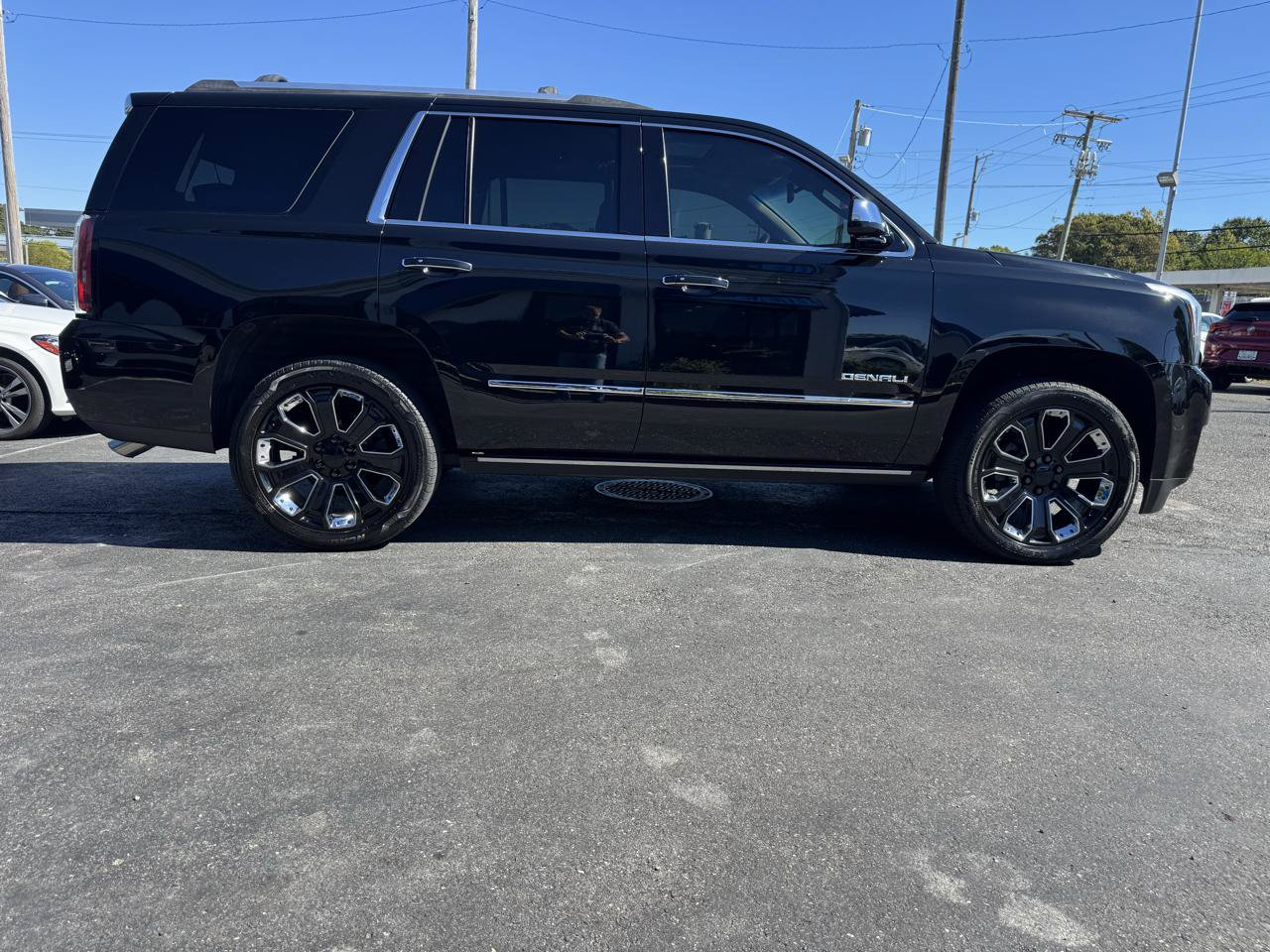 Used 2019 GMC Yukon Denali w/ Denali Ultimate Package AWD/4WD image 4