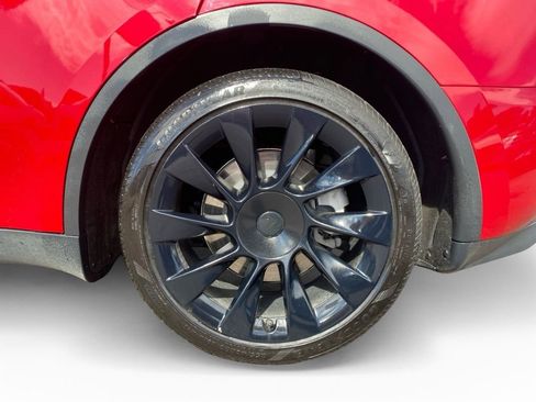 Used 2023 Tesla Model Y Long Range AWD/4WD image 12