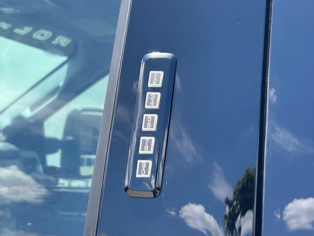 New 2026 Ford F250 Lariat w/ Black Appearance Package AWD/4WD image 17