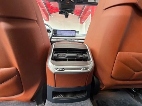 Used 2023 BMW 760i xDrive w/ Luxury Rear Seating Package AWD/4WD image 34