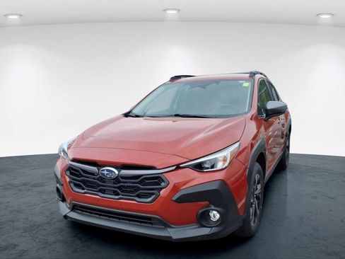Used 2024 Subaru Crosstrek 2.0i Premium AWD/4WD image 2