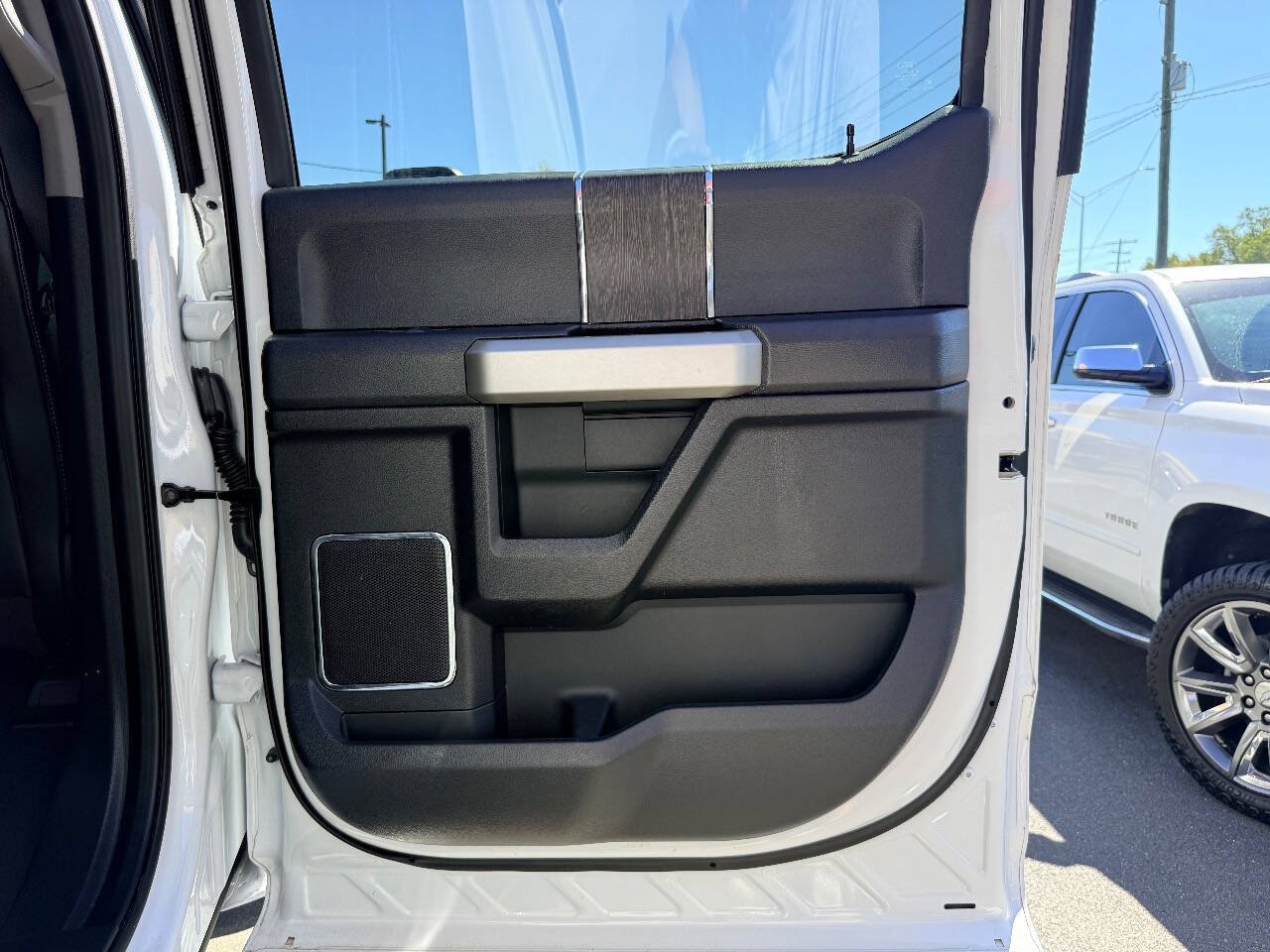 Used 2020 Ford F250 Lariat w/ Lariat Ultimate Package AWD/4WD image 38