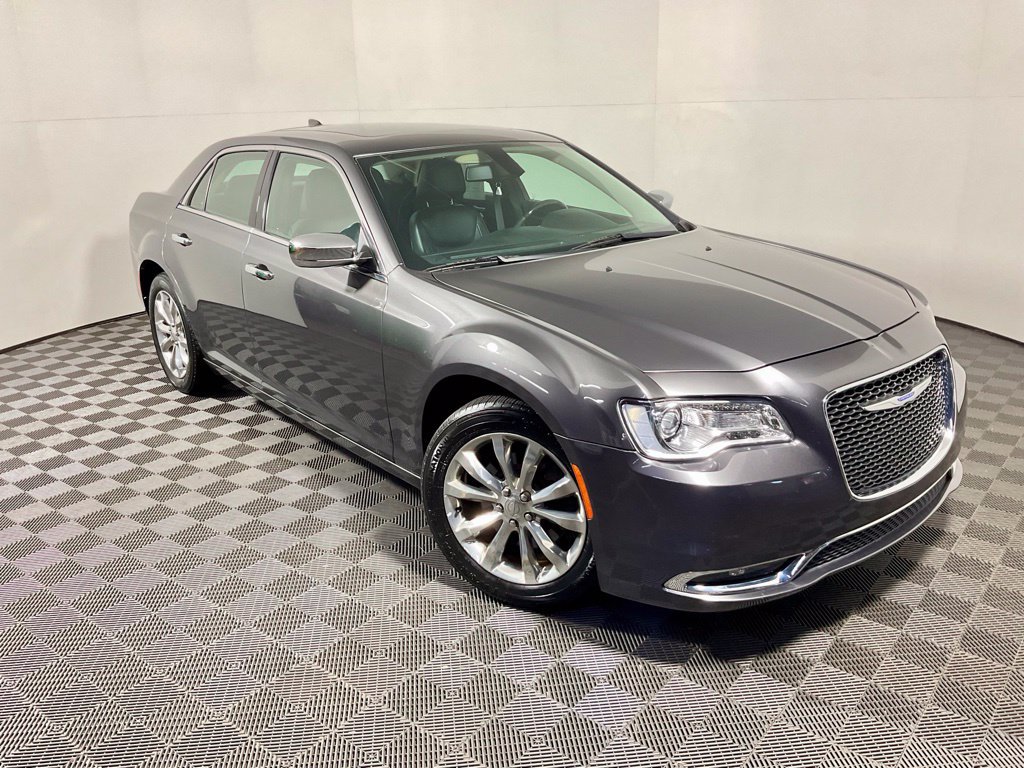 Used 2019 Chrysler 300 Limited AWD/4WD image 7