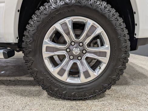 Used 2021 RAM 1500 Limited w/ Body Color Bumper Group image 13