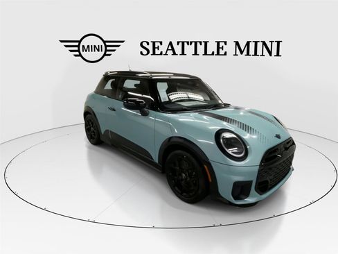 New 2026 MINI Cooper S image 2