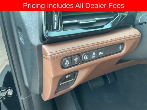 Used 2023 Acura MDX SH-AWD w/ Advance Package image 11