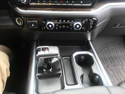 Used 2022 GMC Sierra 1500 Elevation w/ Elevation Premium Package image 18