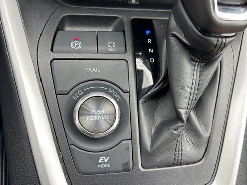 Used 2024 Toyota RAV4 XSE w/ Advanced Technology Package AWD/4WD image 19