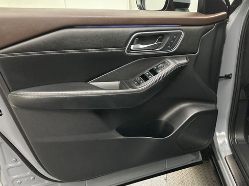 Used 2023 Nissan Rogue Platinum w/ Platinum Premium Package AWD/4WD image 17