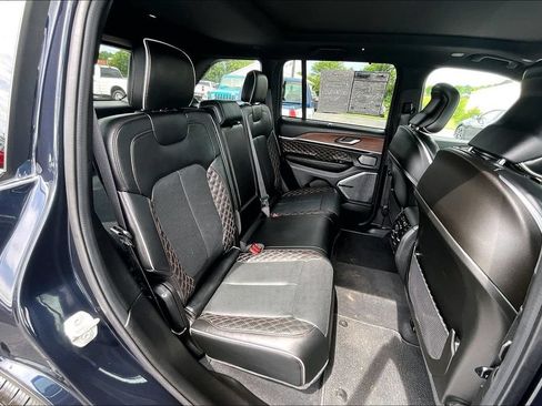 Used 2024 Jeep Grand Cherokee Summit w/ Luxury Tech Group V AWD/4WD image 27