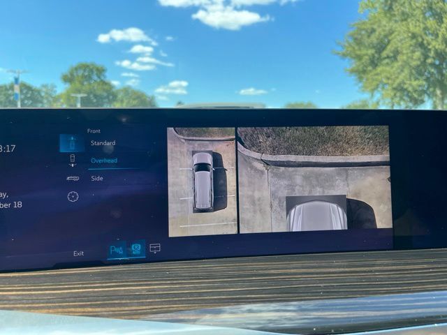 Used 2026 Cadillac Escalade ESV Luxury w/ Touring Package RWD image 30