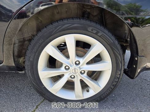 Used 2015 Nissan Versa FWD image 22