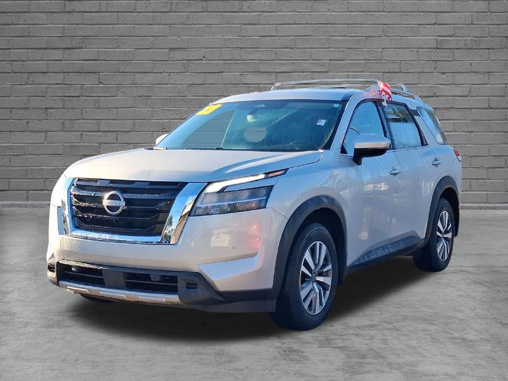 Certified 2023 Nissan Pathfinder SL FWD image 4