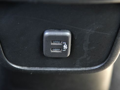 Used 2021 Chevrolet Equinox LS FWD image 33