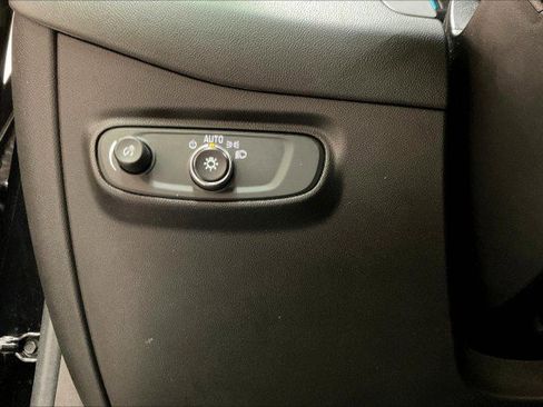 Used 2022 Chevrolet Equinox RS image 32