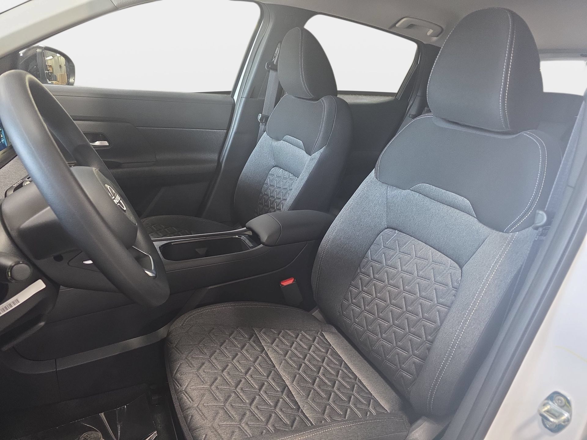 New 2027 Nissan Kicks SV w/ Cold Weather Package FWD image 14