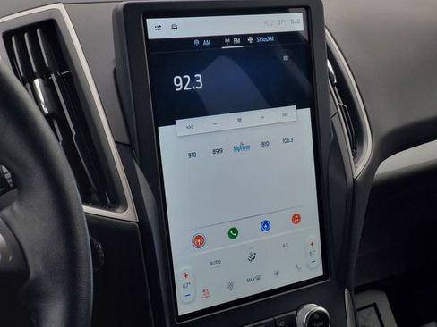 Used 2023 Ford Edge SEL w/ Convenience Package image 19