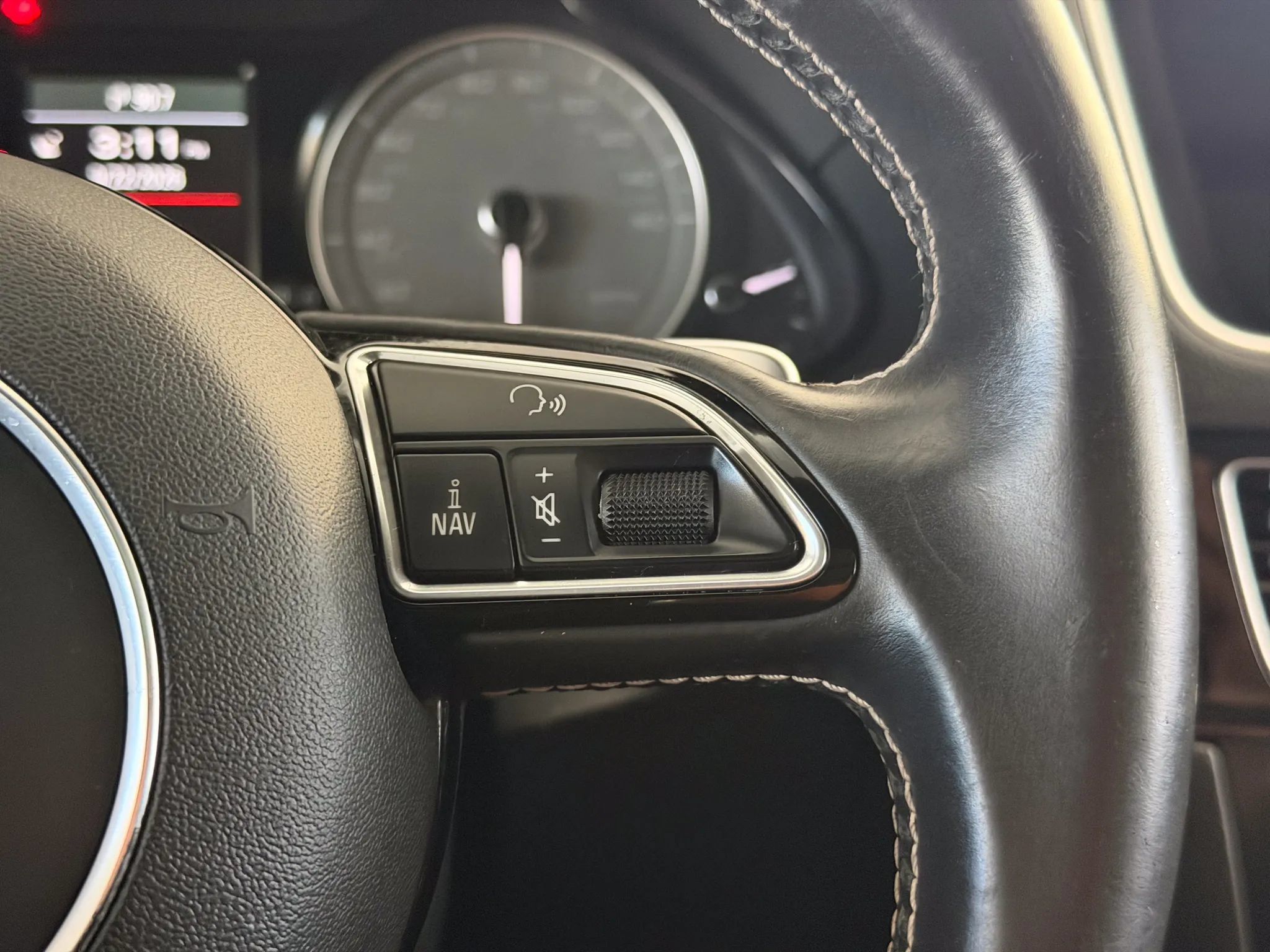 Used 2016 Audi SQ5 Prestige w/ Prestige Package AWD/4WD image 38