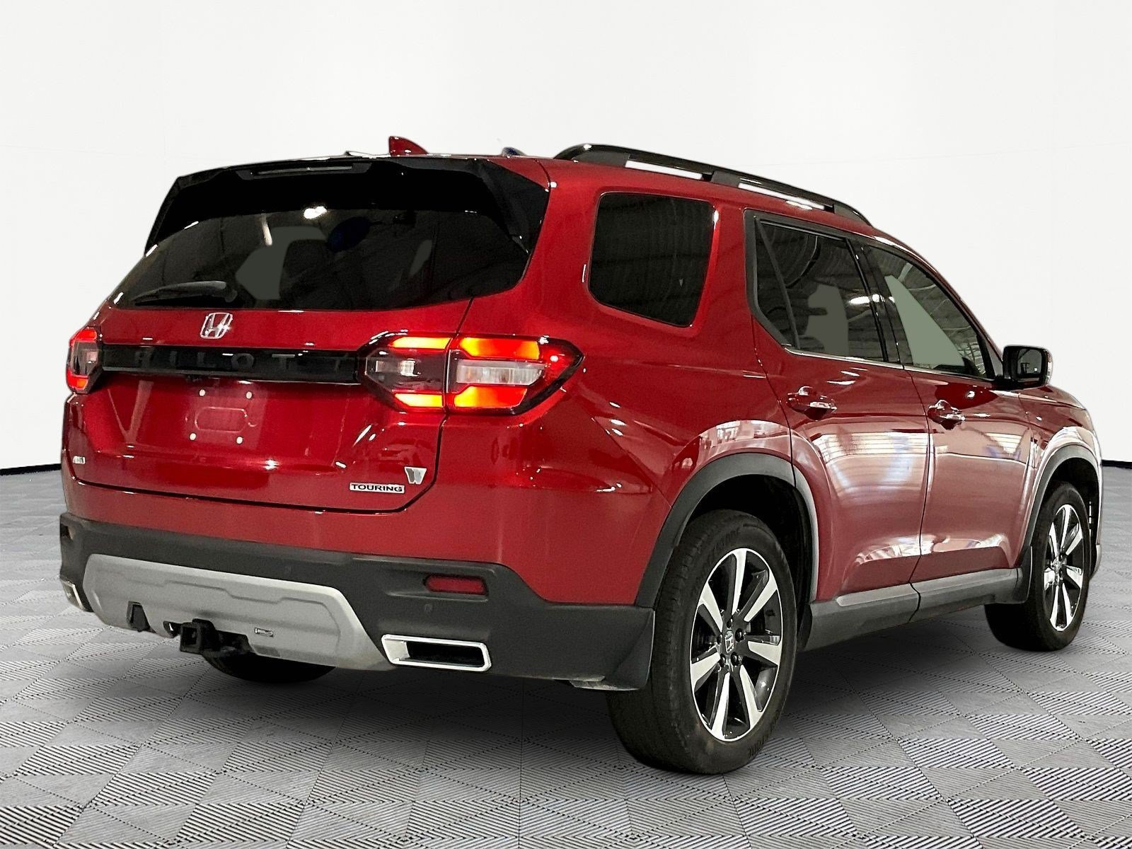 Used 2025 Honda Pilot Touring image 6