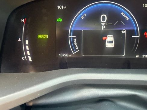 Used 2025 Toyota Camry SE FWD image 8
