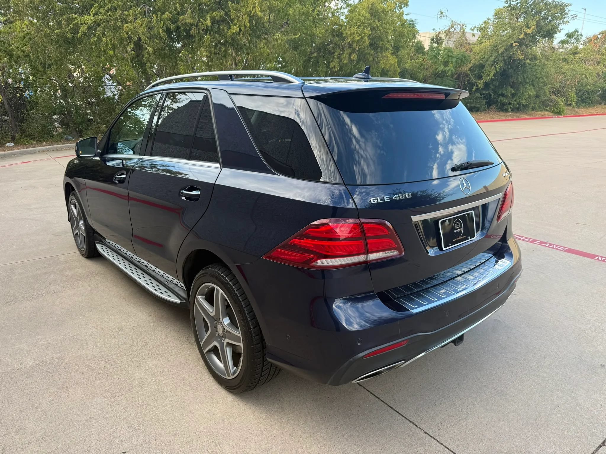 Used 2017 Mercedes-Benz GLE 400 4MATIC image 4