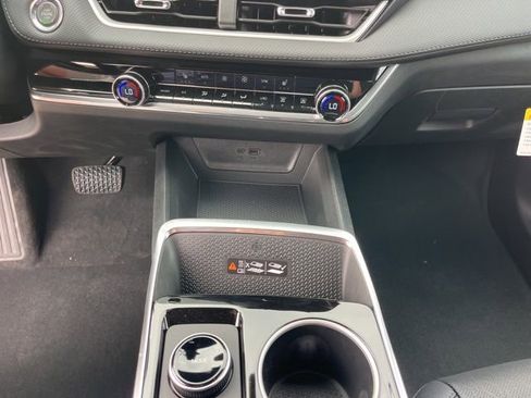 New 2026 Chevrolet Equinox LT FWD image 30