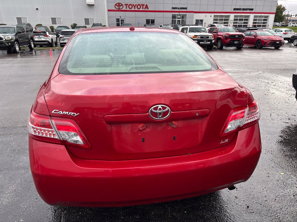 Used 2011 Toyota Camry LE FWD image 4