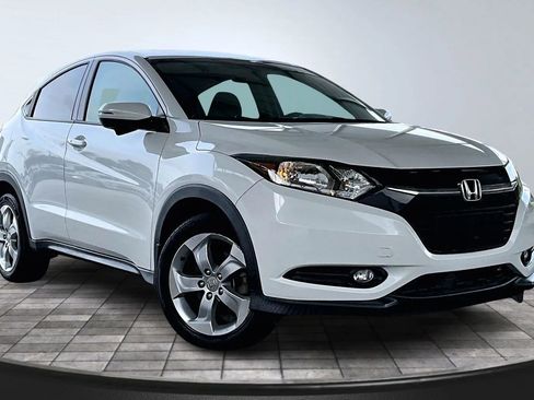 Used 2016 Honda HR-V EX image 3