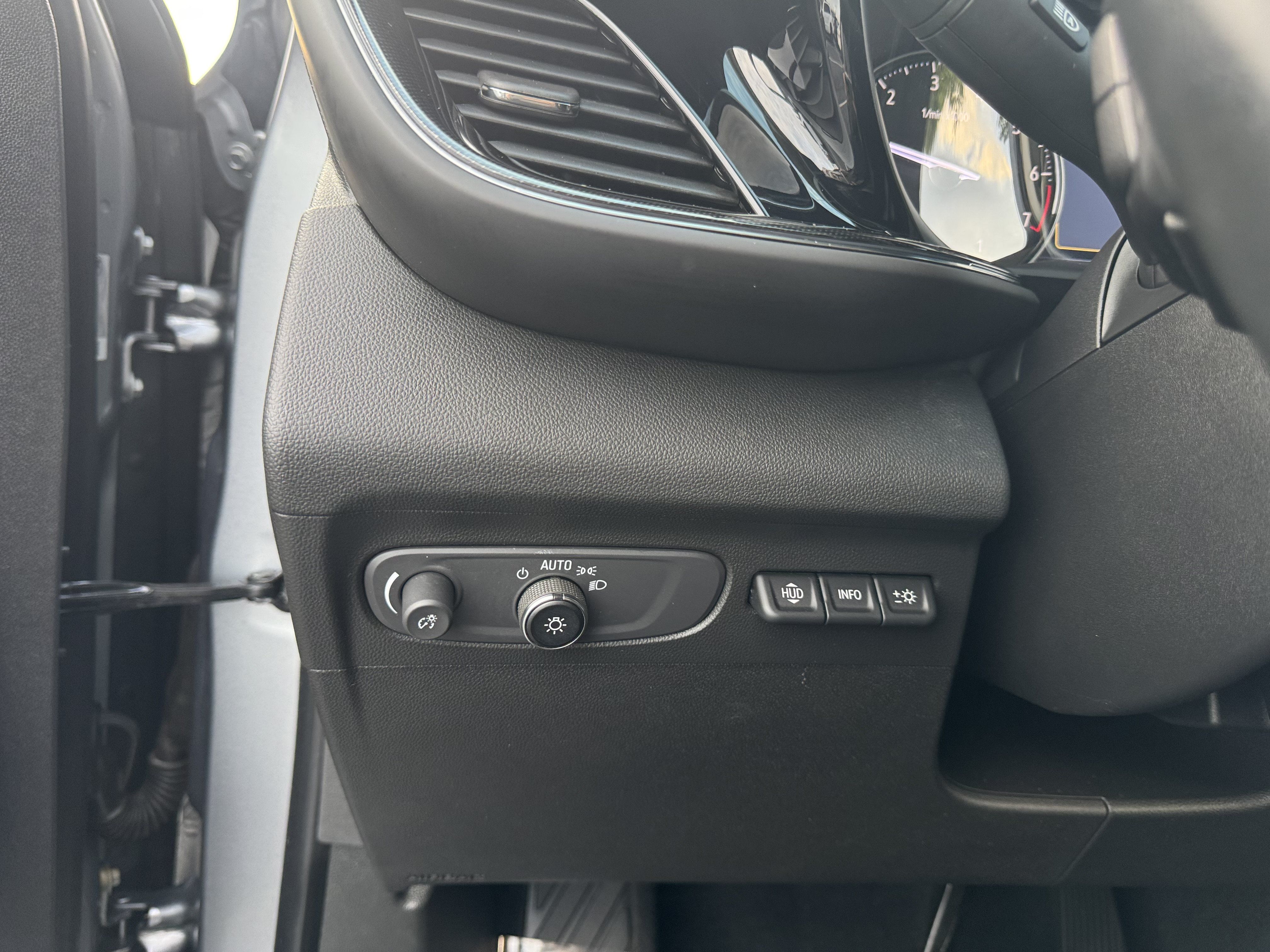 Used 2021 Buick Envision Essence w/ Technology Package I AWD/4WD image 21