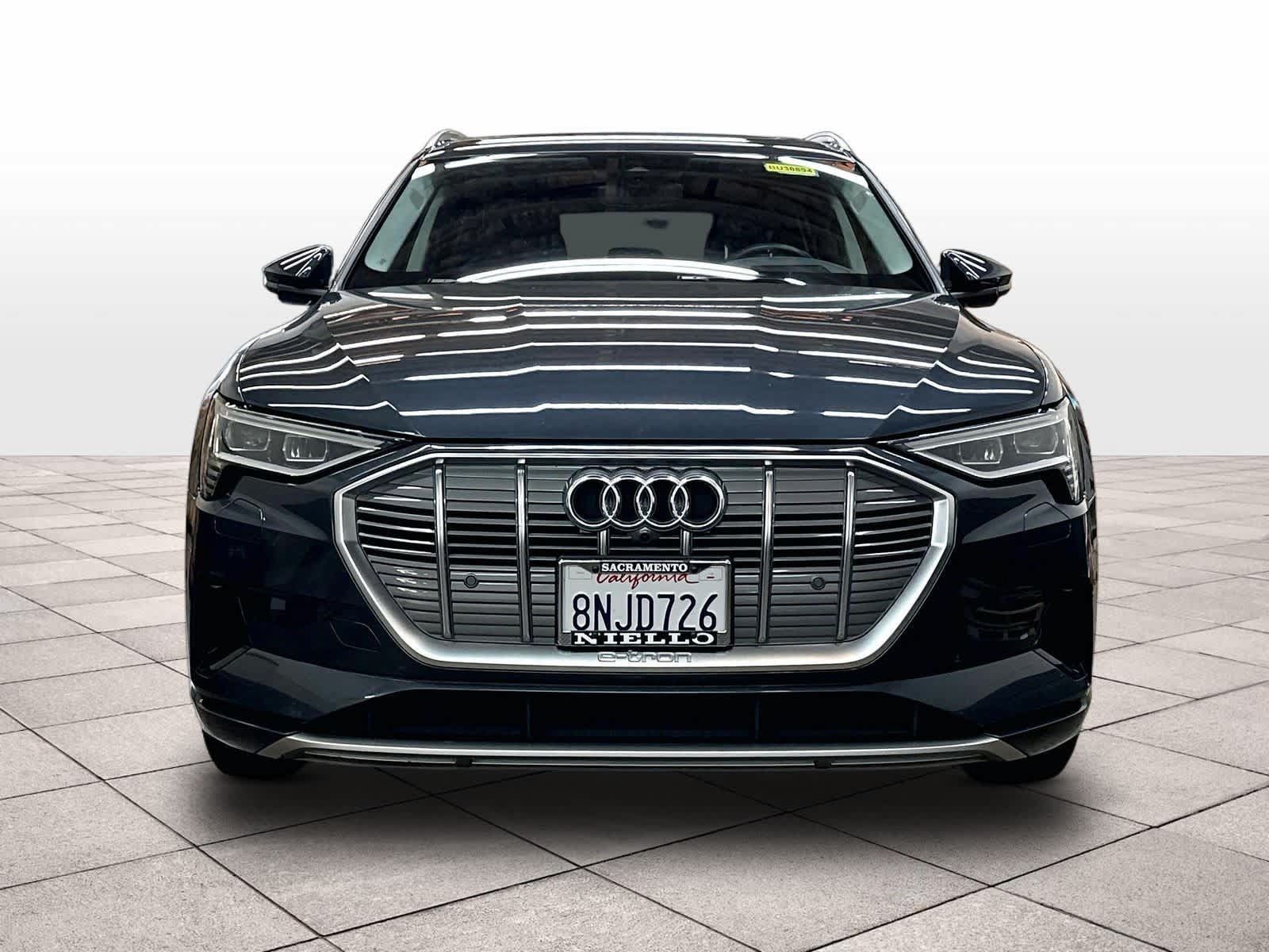 Used 2019 Audi e-tron Prestige w/ Prestige Package AWD/4WD image 3