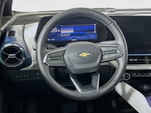 Used 2025 Chevrolet Equinox EV LT FWD image 18