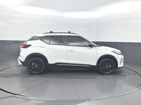 Used 2023 Nissan Kicks SR w/ Exterior Package FWD image 32