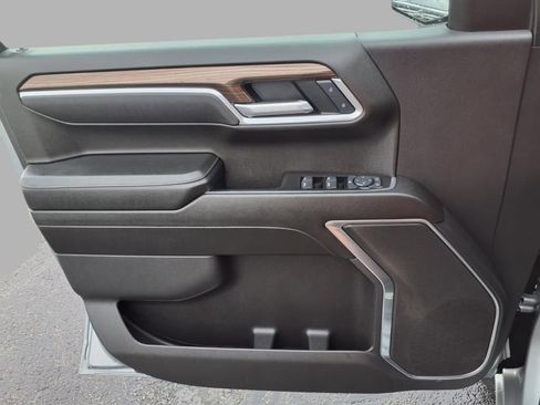 Used 2025 Chevrolet Silverado 1500 LT image 15