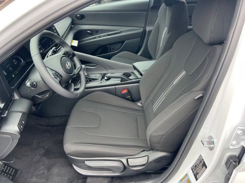 New 2025 Hyundai Elantra Sport image 9