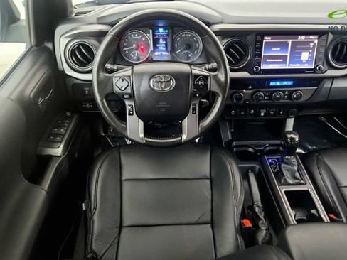 Used 2022 Toyota Tacoma TRD Sport w/ Technology Package AWD/4WD image 44
